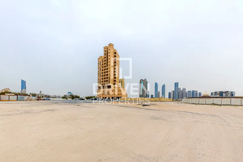 Lands for sale in Al Jaddaf Buy Plots