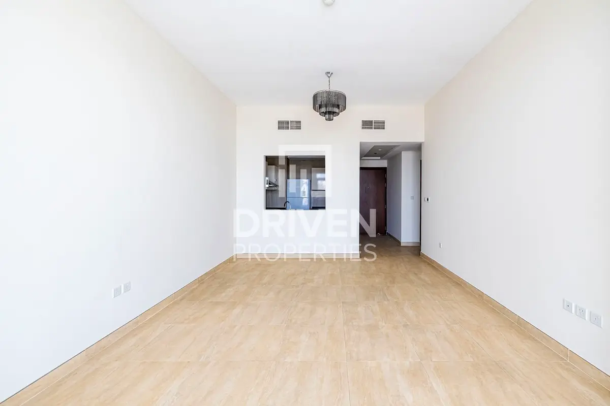 Free Chiller | Pool View | Near to Metro