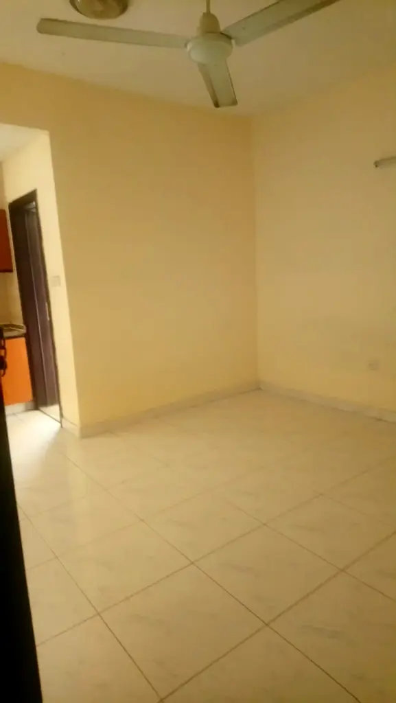 GOOD STUDIO FLAT AVAILABLE FOR RENT