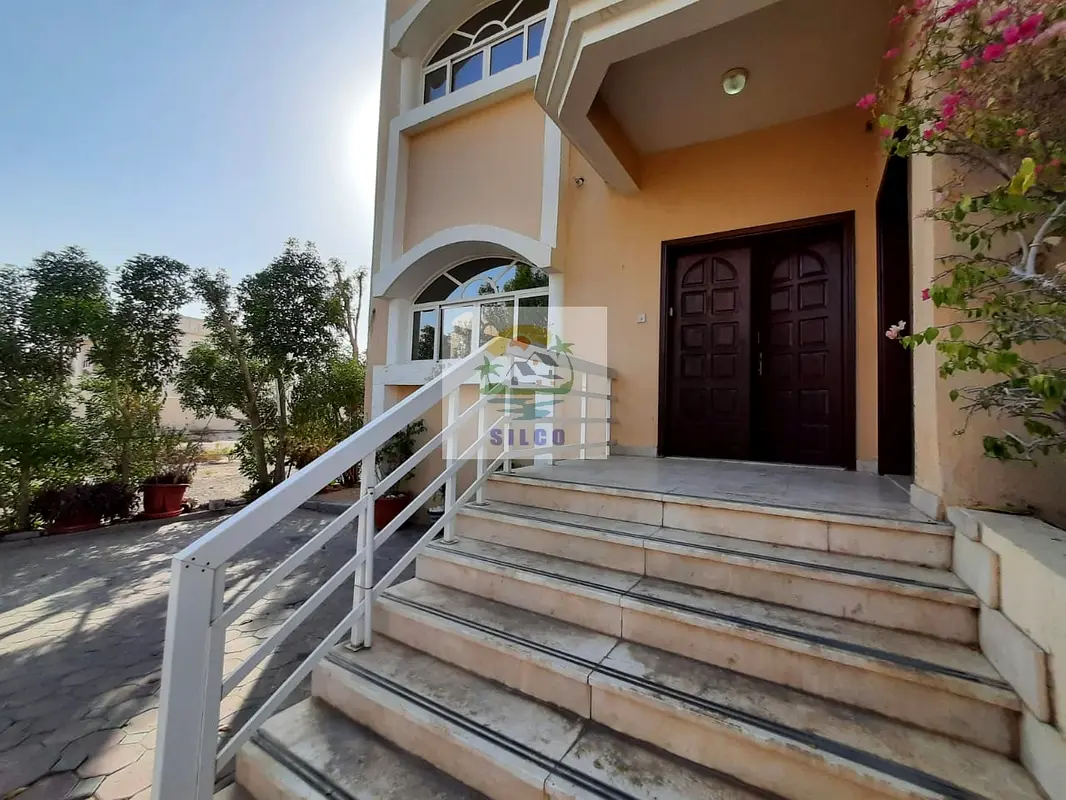 5 BEDROOM RENOVATED VILLA  IN SHAKHBOUT CITY