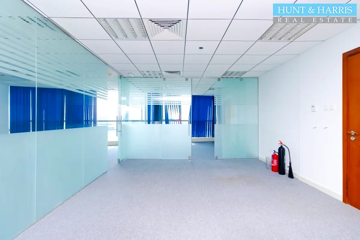 Modern Fitted Office - Ready To Move In - Sea View