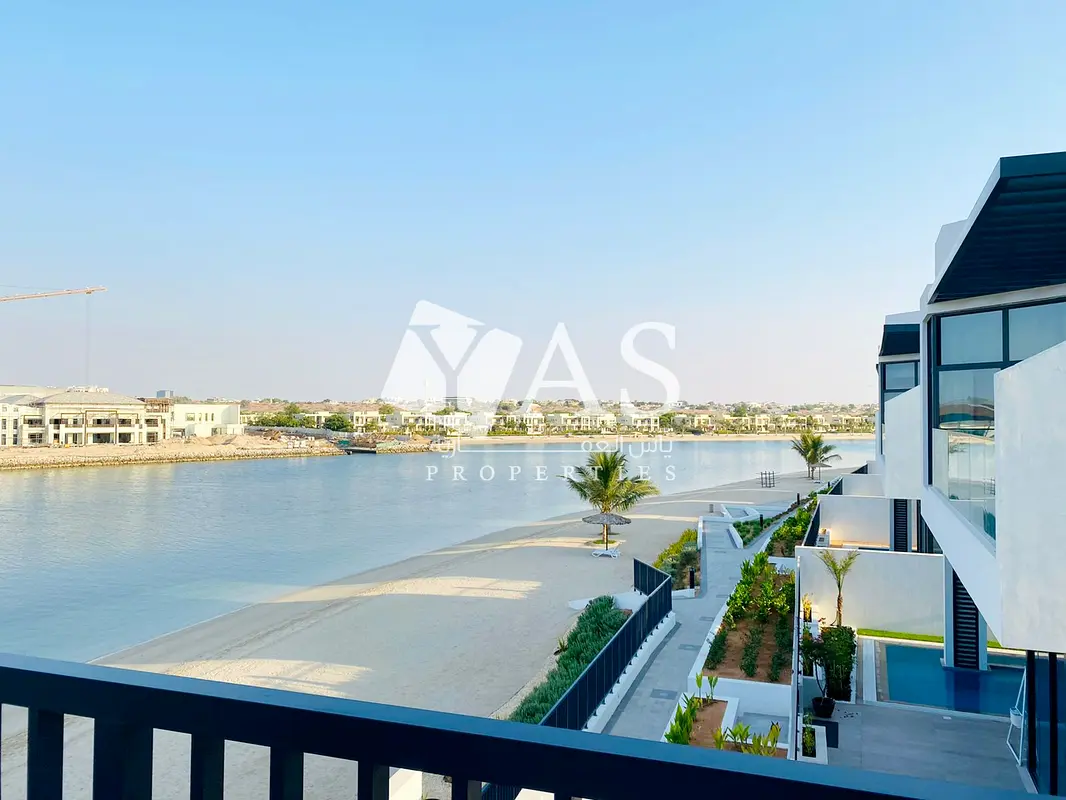 Brand New Beachfront Corner villa | Flexible PP