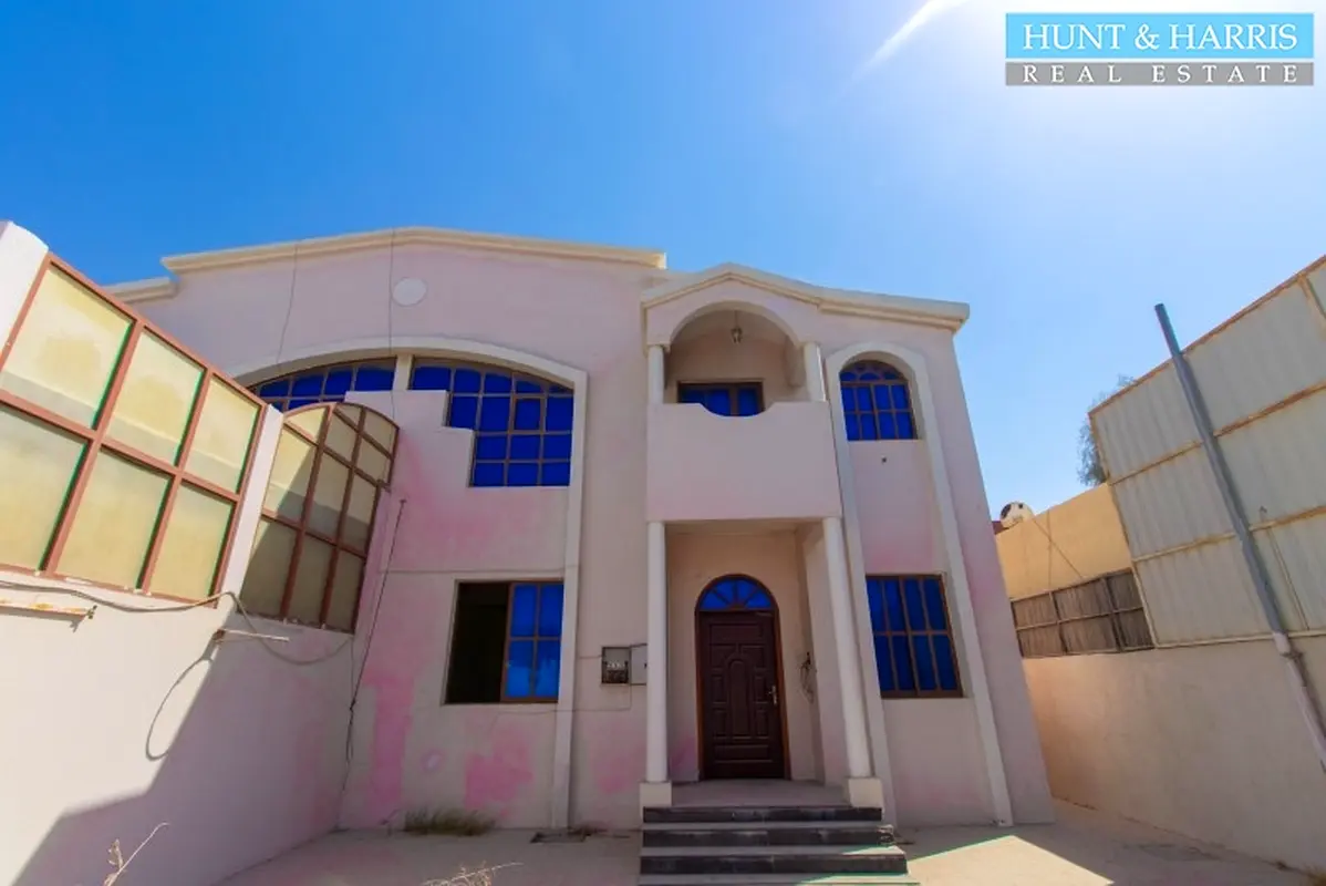 Amazing Villa - Opposite Al Naeem City Centre - Commercial