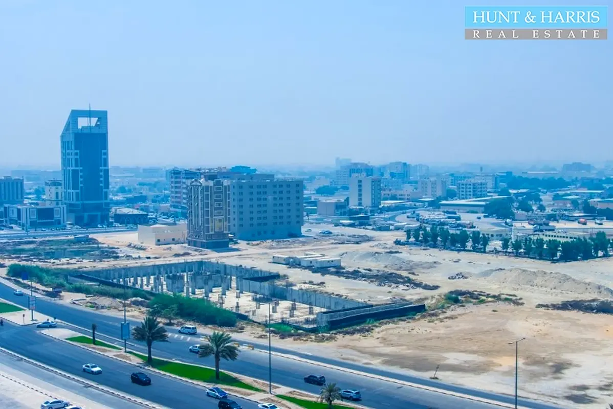 Chiller Free - Stunning City Views - Spacious Office
