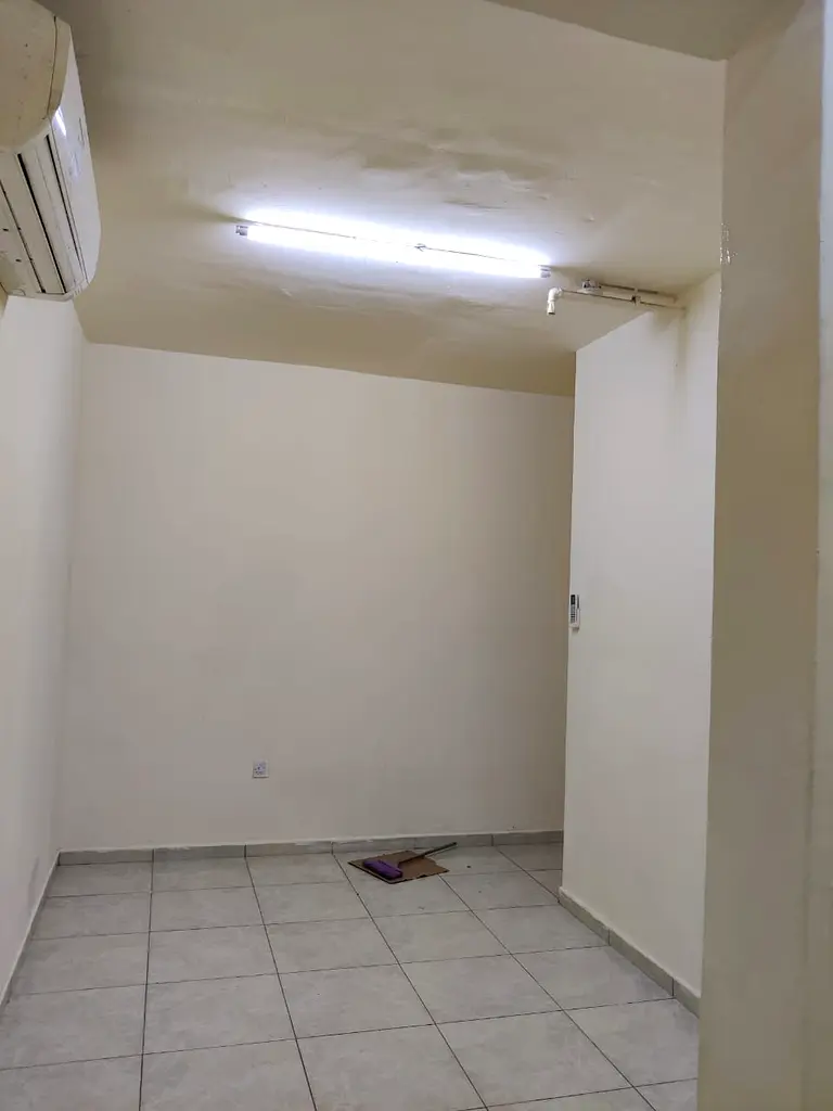 1 BHK BACHELOR PENTHOUSE AVAILABLE IN ME 11