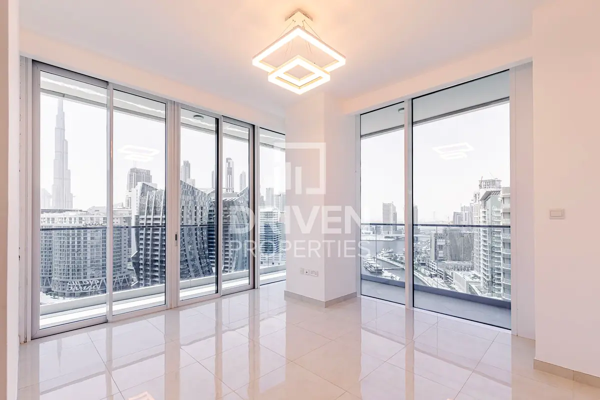 Modern layout Apt  | Burj and Canal View