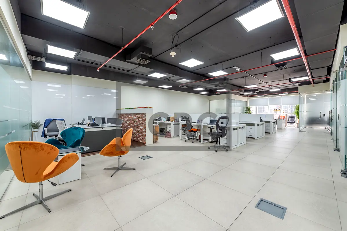 Ready to move in | 3 Parking | Close to Metro