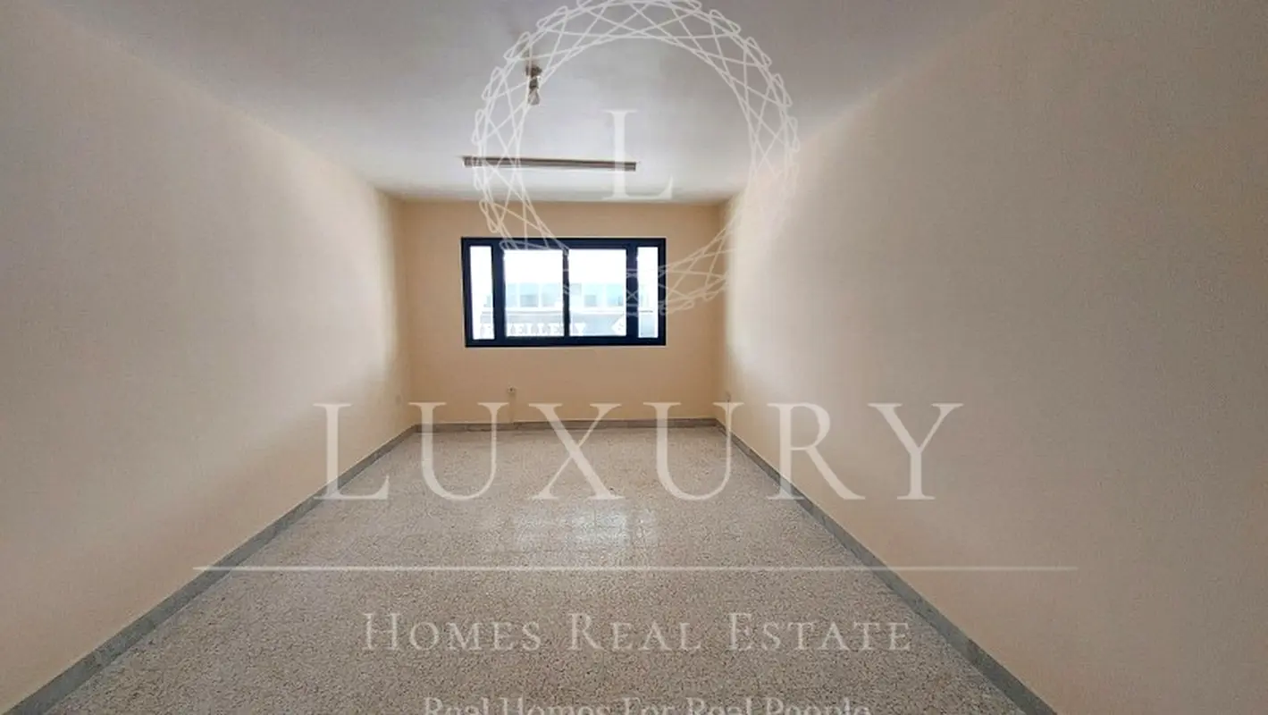 Free Central AC Huge And Magnificent On Main Road