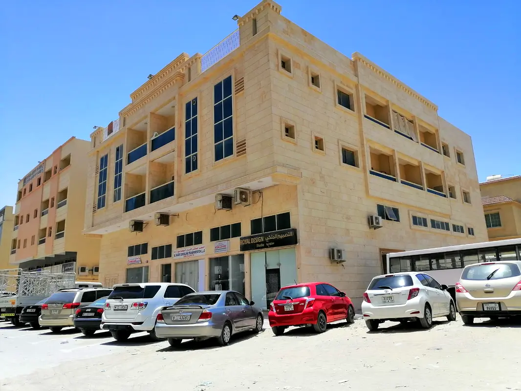 Building for sale in Mowaihat 3