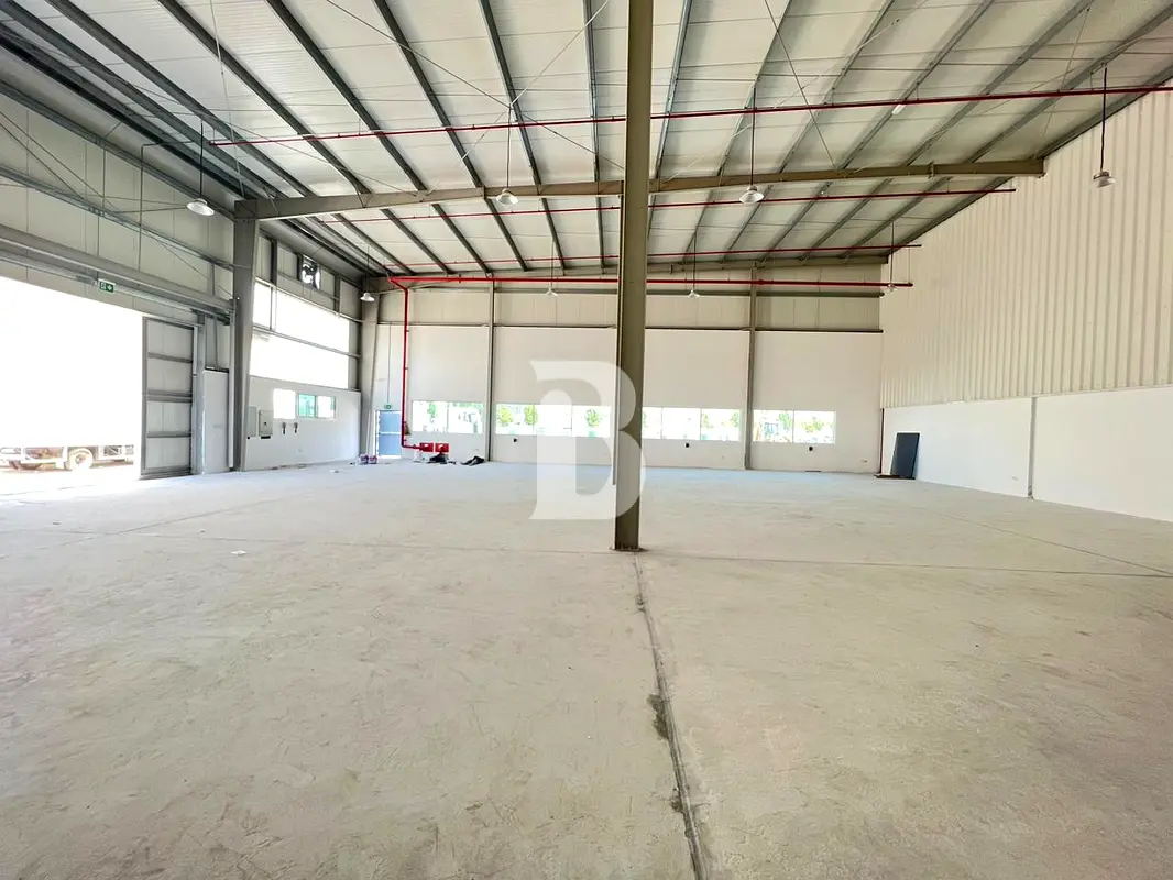 Brand new Showroom 45 KW in 5000 Sq.ft Warehouse