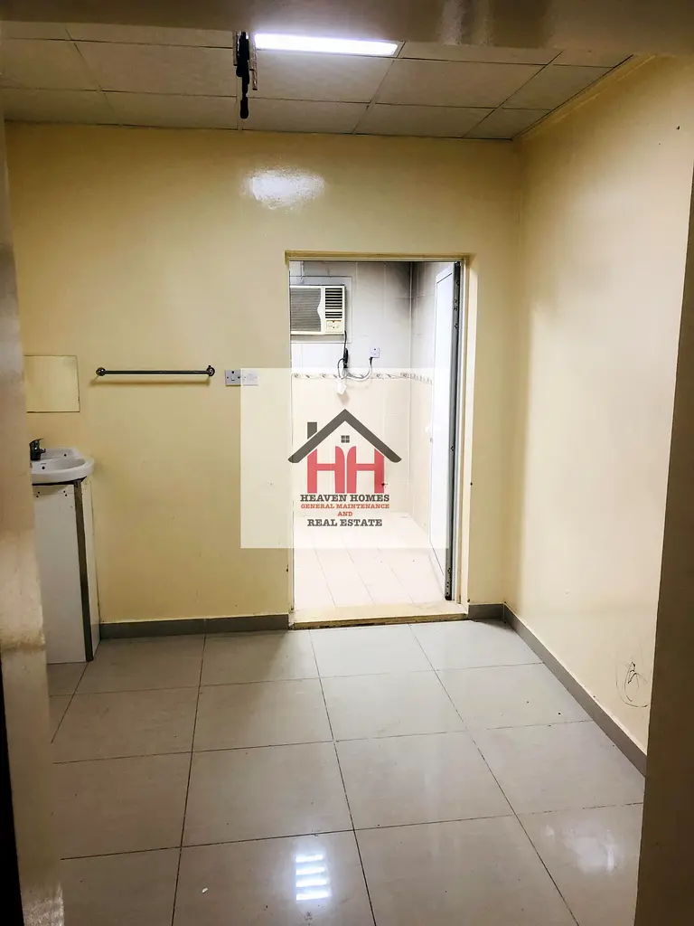 SEPRATE 2 BEDROOMS 2 BATHROOMS WITH HALL  KITCHEN AVAILABLE