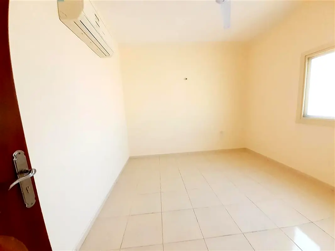 Like brand new apartment 1bhk Close to lulu Hyper Market  just 20k in Muwailih sharjah