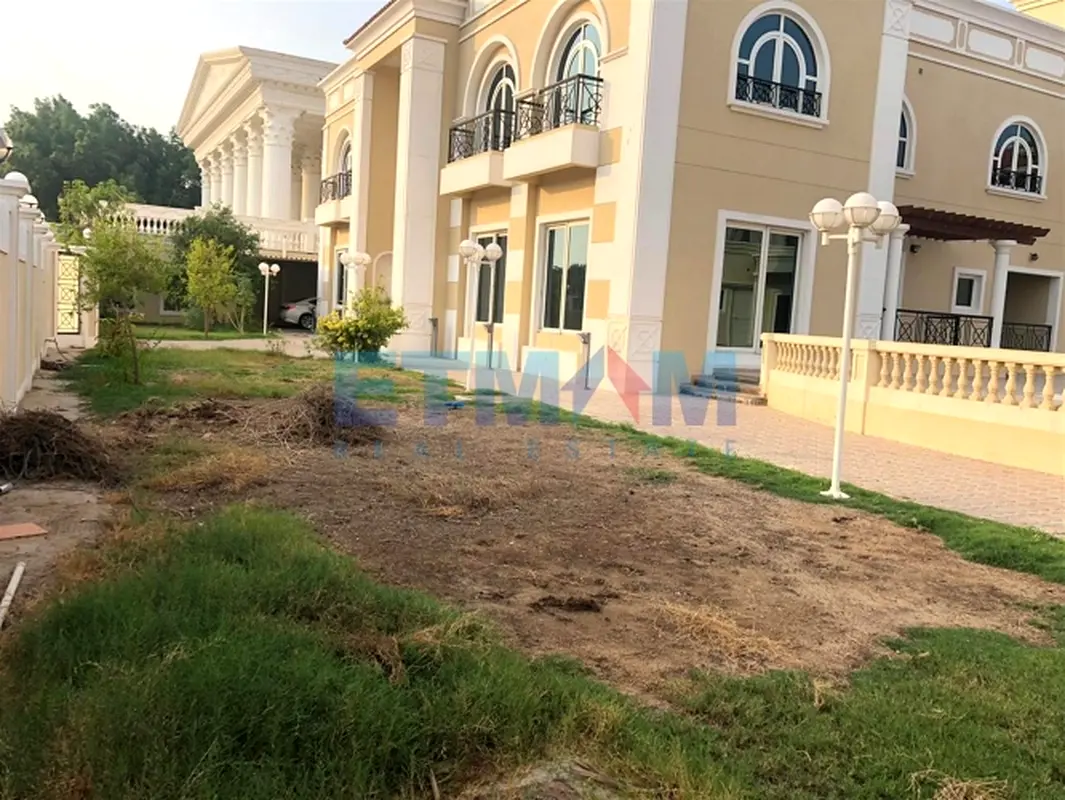 05B/R BEAUTIFUL VILLA  POOL AND GARDEN  SAFA 2ND .