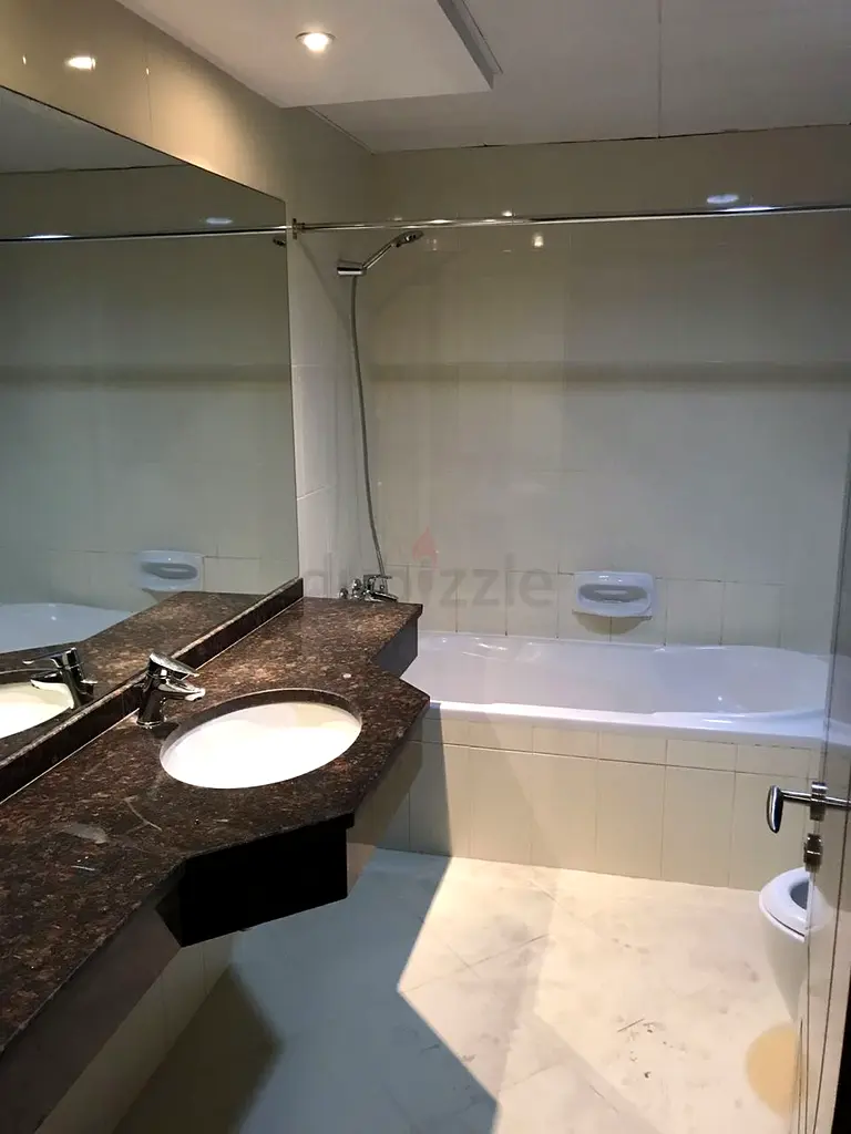 Apartment Available Master Room inside luxurious apartment near