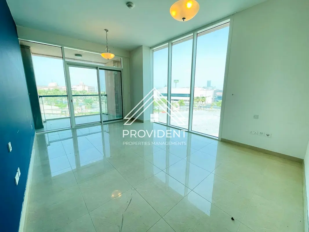 Prestigious Modern 3 BR Apt with Premium Facility!