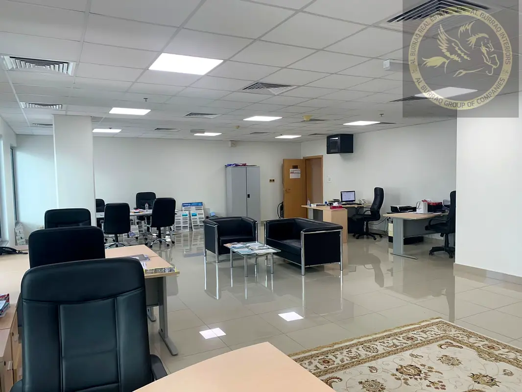 FITTED AND VACANT OFFICE IN BUSINESS BAY!!!!!!