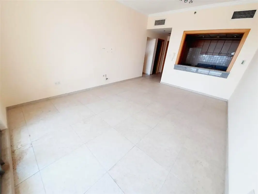 READY TO MOVE | SPACIOUS ONE BEDROOM | PRIME LOACTION