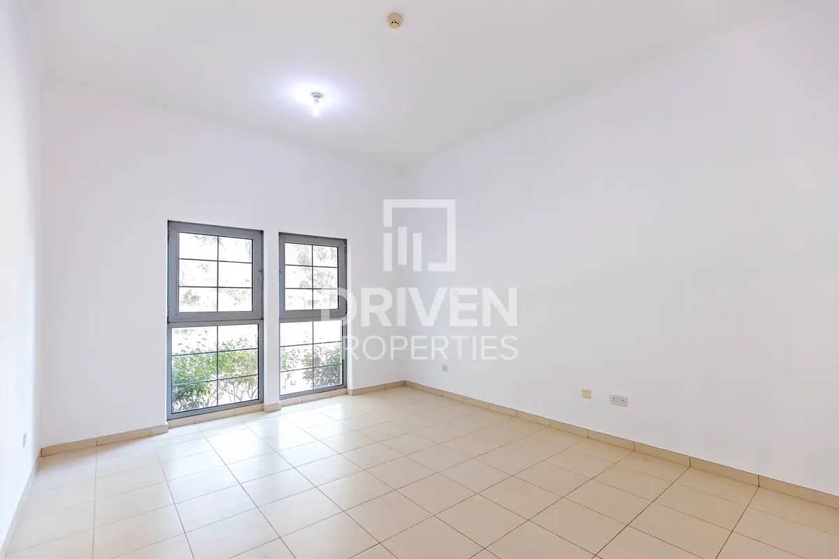 Spacious Apartment with Nice Garden view