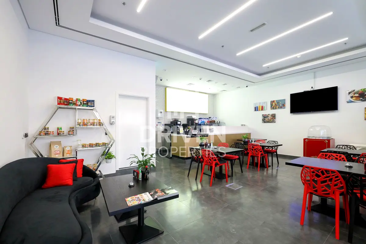 Prime Location and Huge Shop | High ROI
