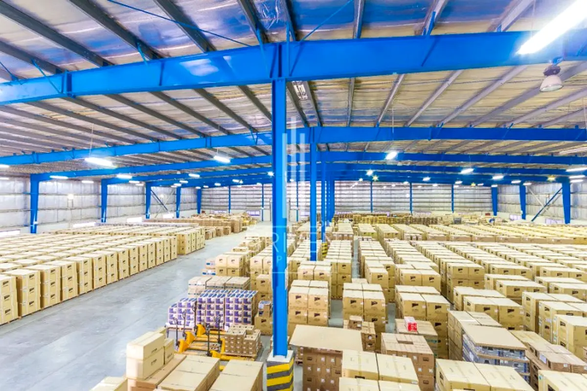Spacious Furnished Semi-fitted Warehouse