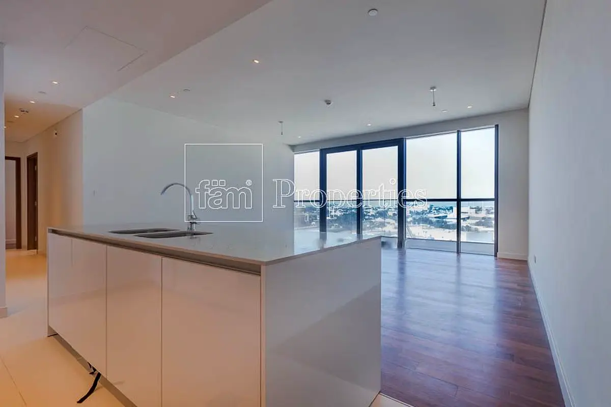 Bright High floor 2/ maid with open views