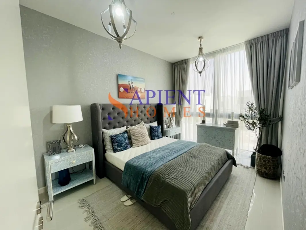 HUGE LUXURY VILLA! PERFECT HOME! READY TO MOVE-IN