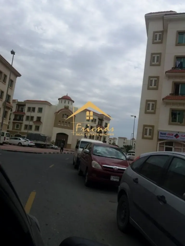 Fully Fitted corner shop  in Greece Cluster For Rent 40,000/Yearly