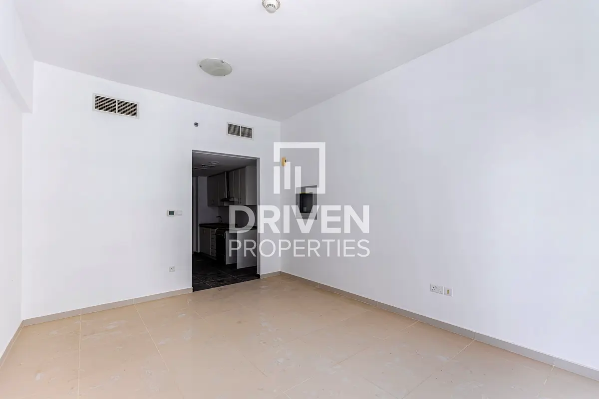 For Rent Bright Apt w/ Amazing Road View