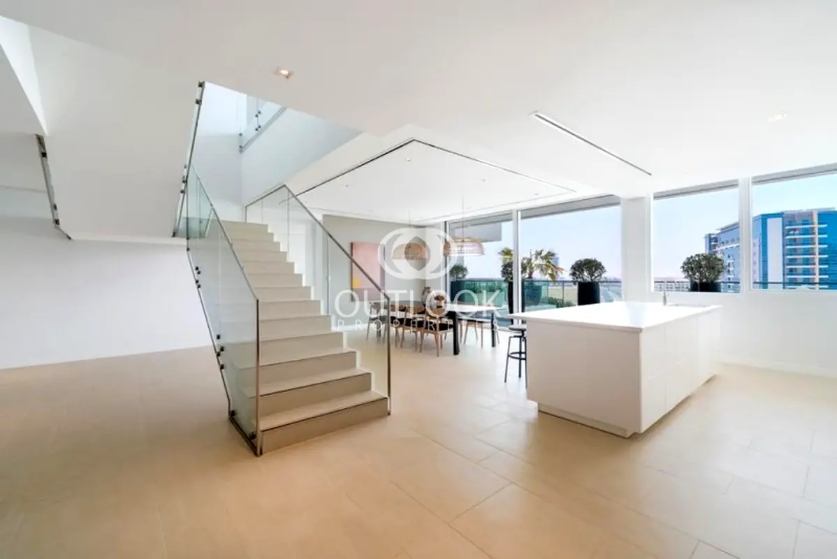 Top Floor | Luxury Duplex with Jacuzzi | Lake View