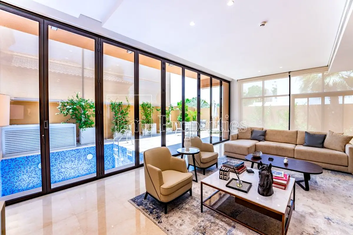 Villas for sale in Umm Suqeim Buy Houses