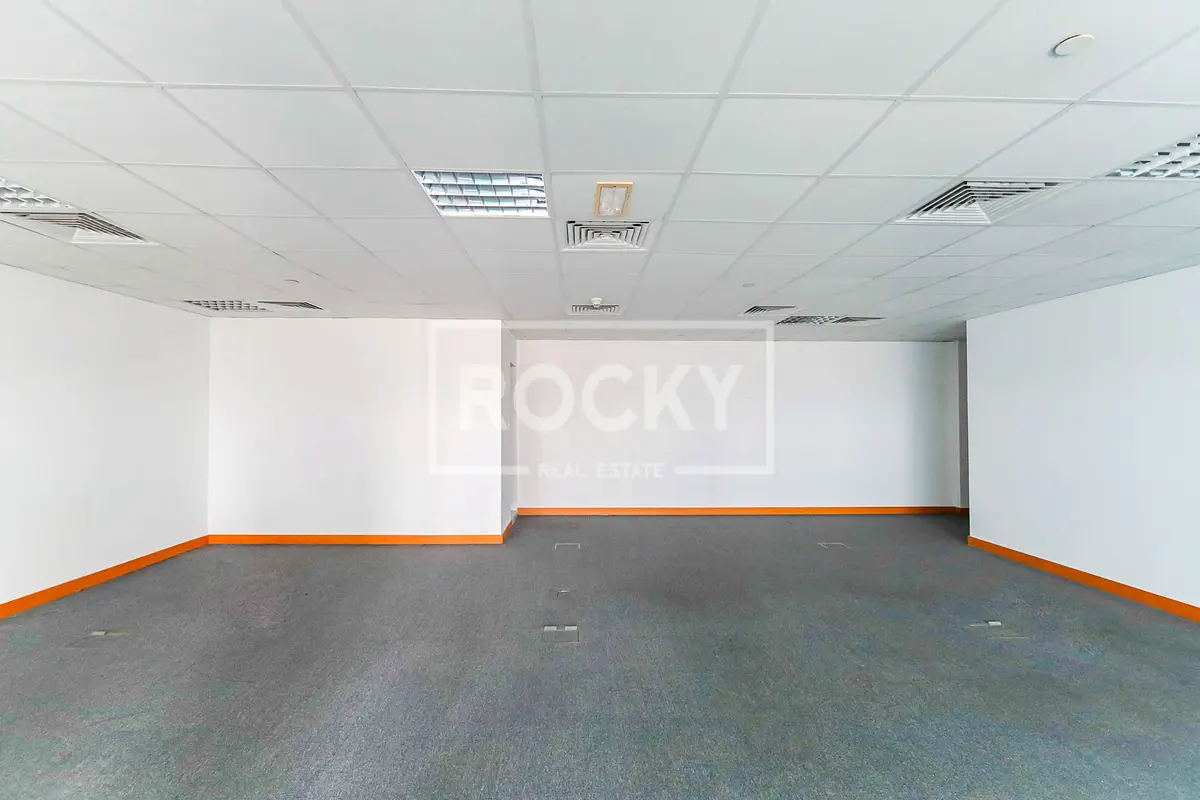 Vacant|Fitted|Partitioned|Close to Metro