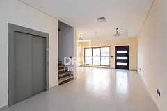 Well-managed and Huge w/ Community Views