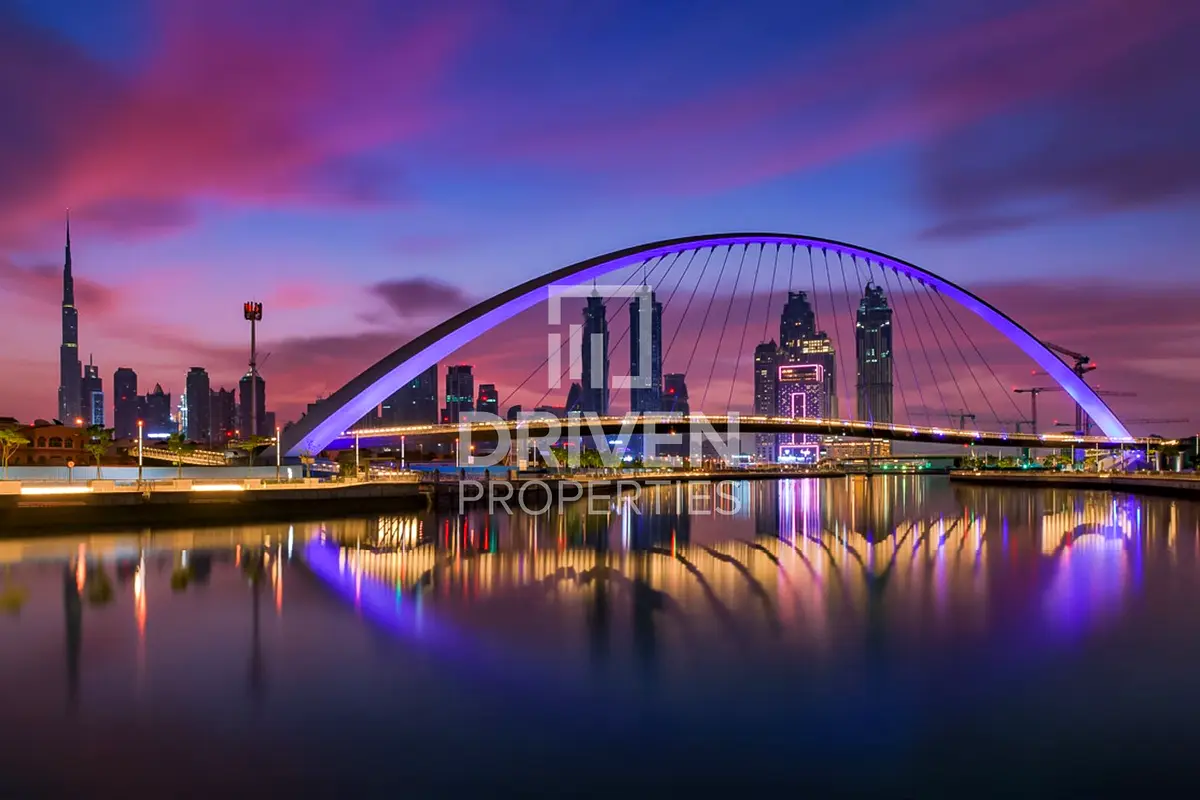 Luxury Waterfront With Full Canal Views