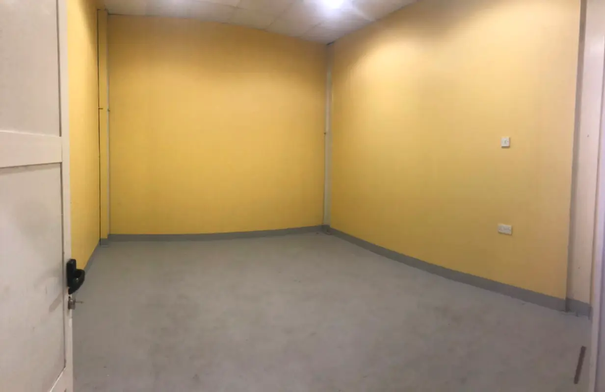 Warehouses for rent in Al Quoz Warehouses rentals