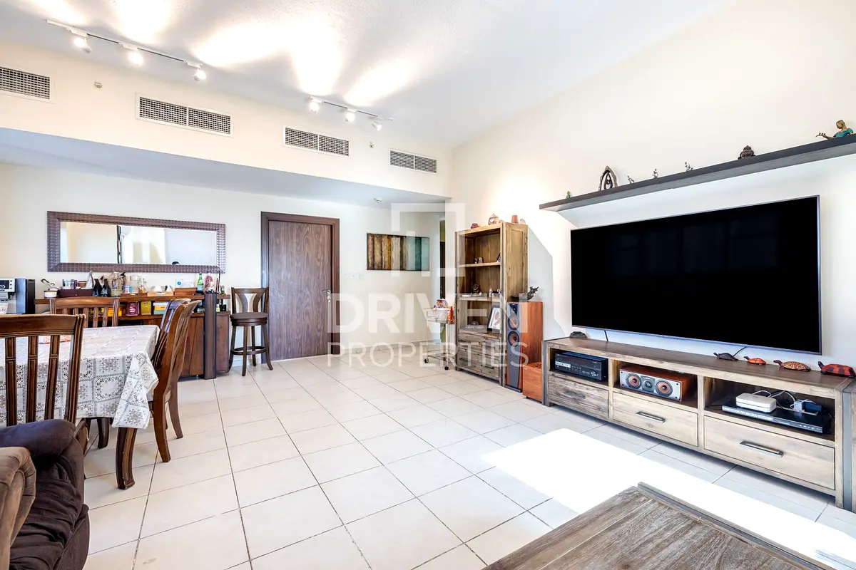 Huge and On High Floor | Well-maintained