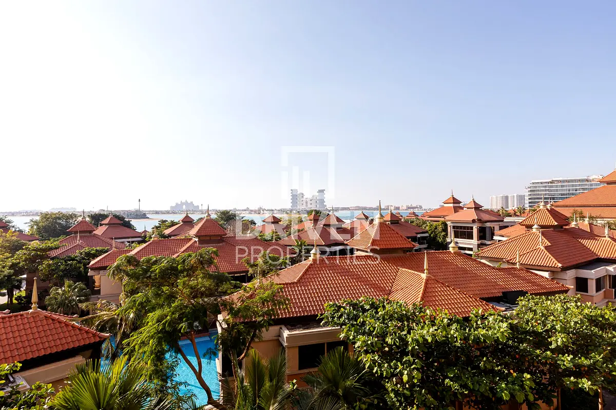 Lagoon View | Vacant Apt | Fresh Listing