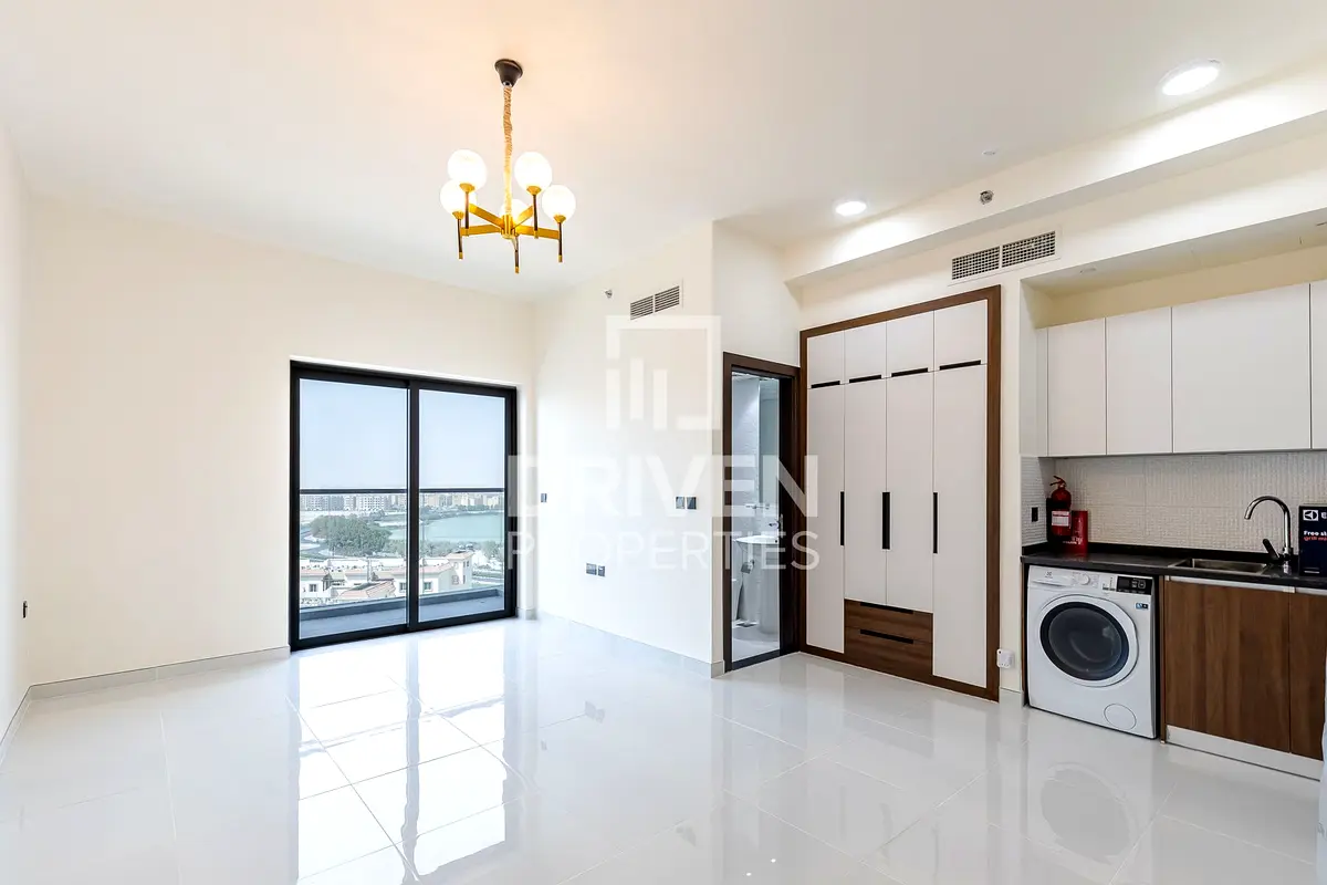 Brand New Studio Apt w/ Equipped Kitchen