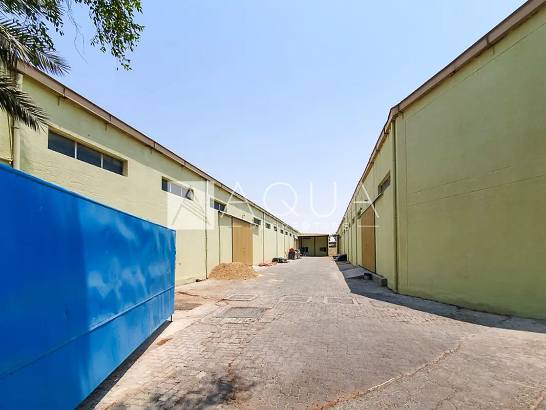 Shops for rent in Al Quoz Retail Stores rental