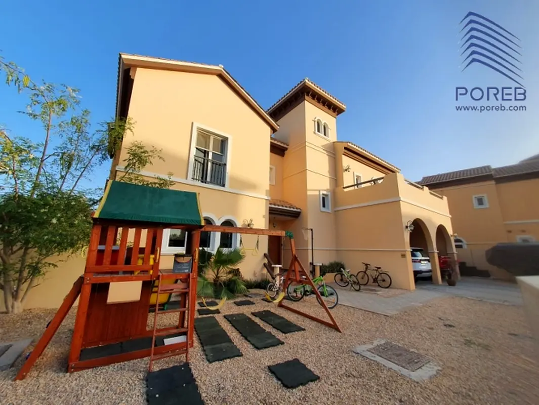 High In Demand Massive  Bright 6 Bedroom Villa