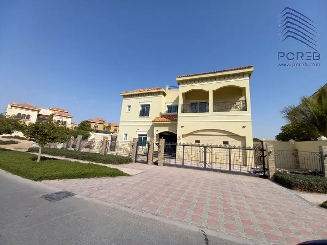 Spacious 5 Bed | Huge Open Kitchen | Private Pool