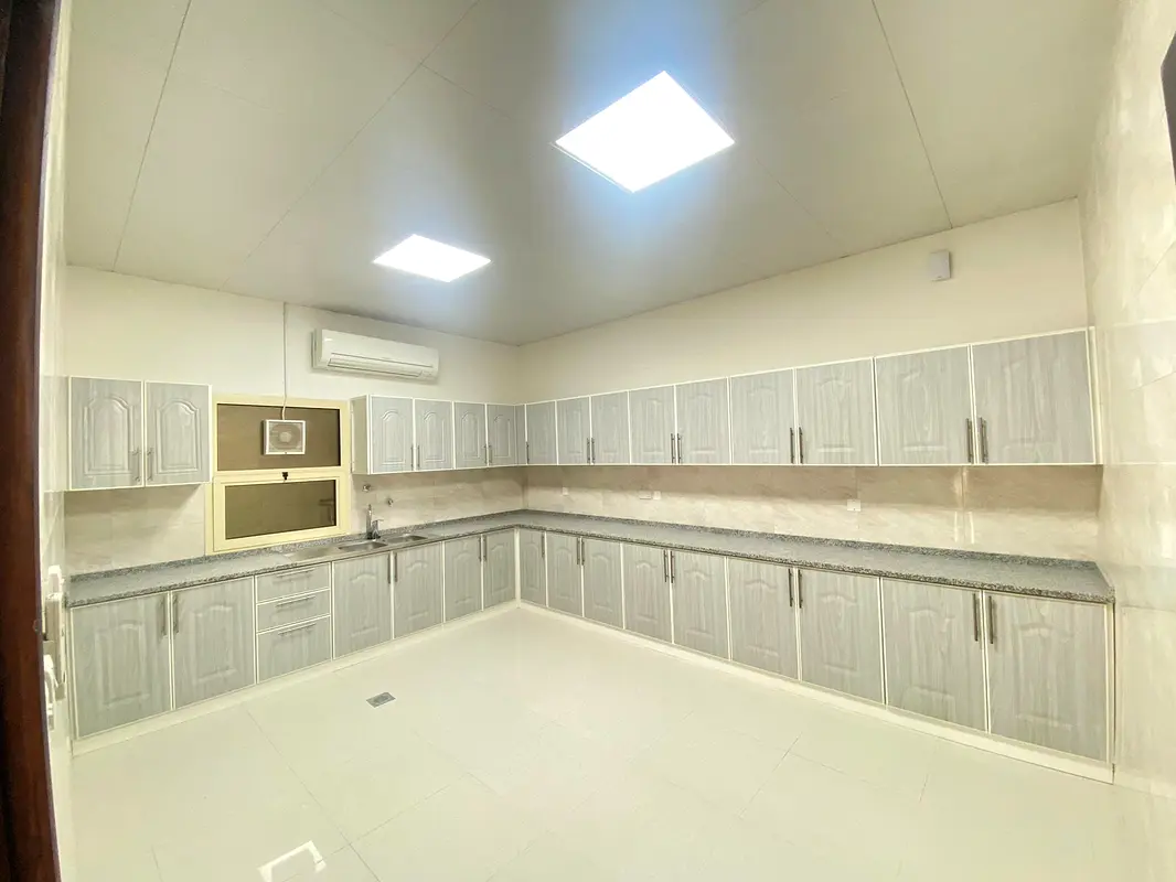 Lavish 2 Bedrooms Apartment with 2 Bathrooms  Hall | Brand New Near to Baniyas Traffic Light 40