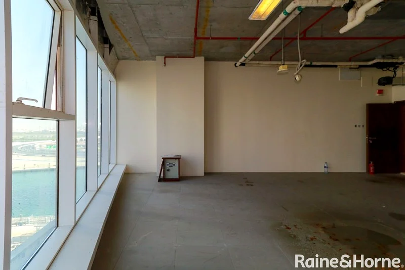 Exclusive | Semi-Fitted | Open Space| Canal View