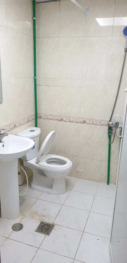 HOT DEAL GOOD SIZE STUDIO AVAILABLE IN DEFENCE ROAD BACKSIDE BURJEEL HOSPITAL