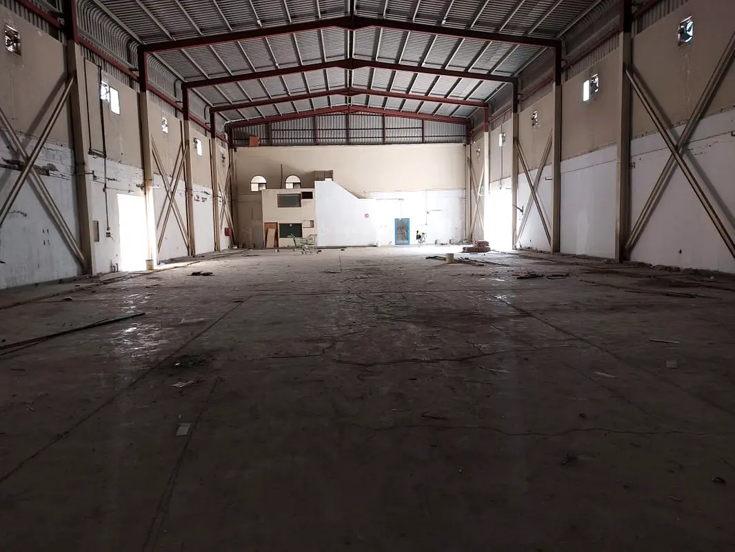 32,500 Sq Ft | Warehouse | 500KW - 3 Phase | 10 Offices | Labor Rooms.