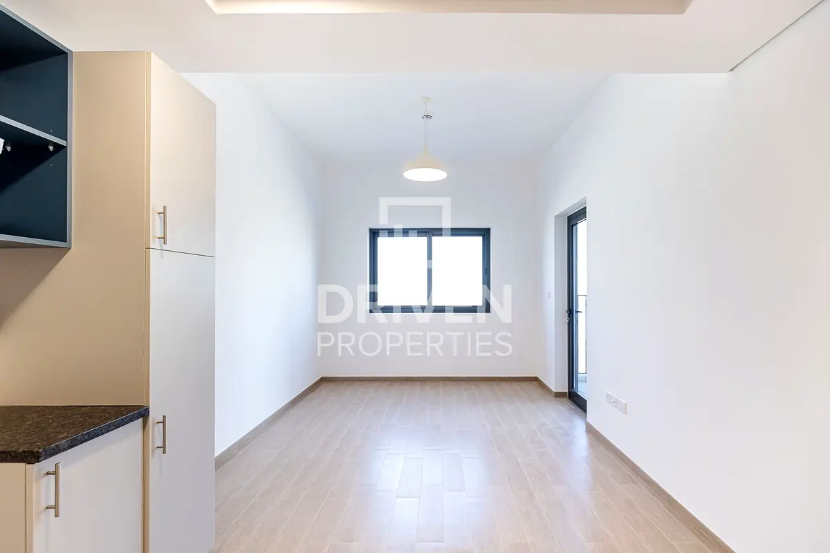 Bright  Cozy | Community Views | Vacant