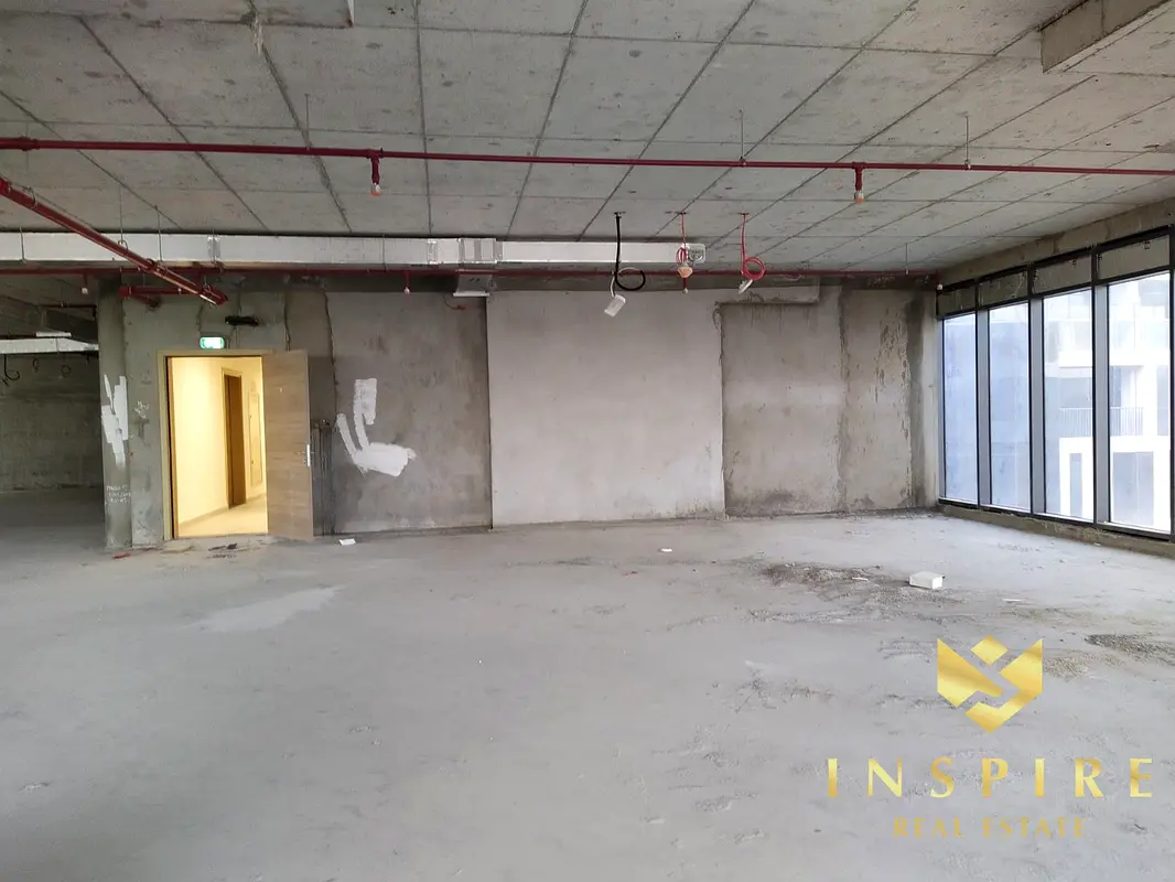 Entire  Floor  | Direct  Mall Access | Freehold