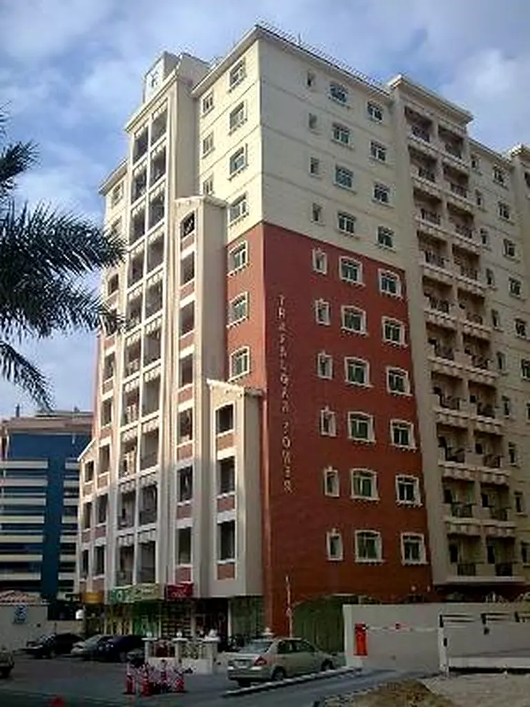 TRAFALGAR TOWER STUDIO FOR RENT 24000/- 4 CHEQUES