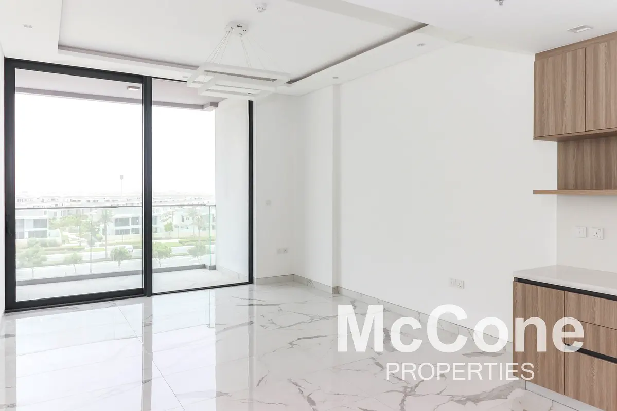 Exclusive | Large Layout | Vacant in Jan