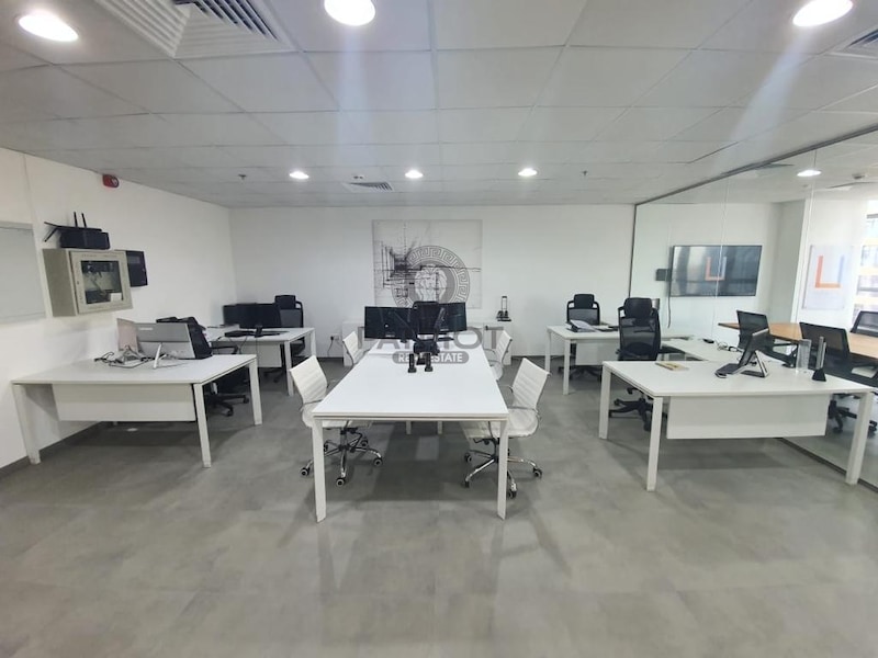 AMAZING AND SPACIOUS OFFICE|FULLY FITTED OFFICE