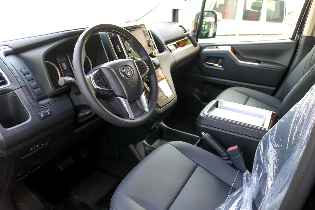 Toyota granvia 2023